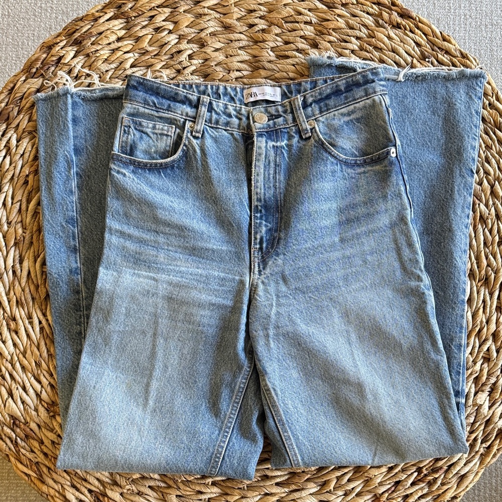 Zara Wide Leg Jeans / Raw Hem